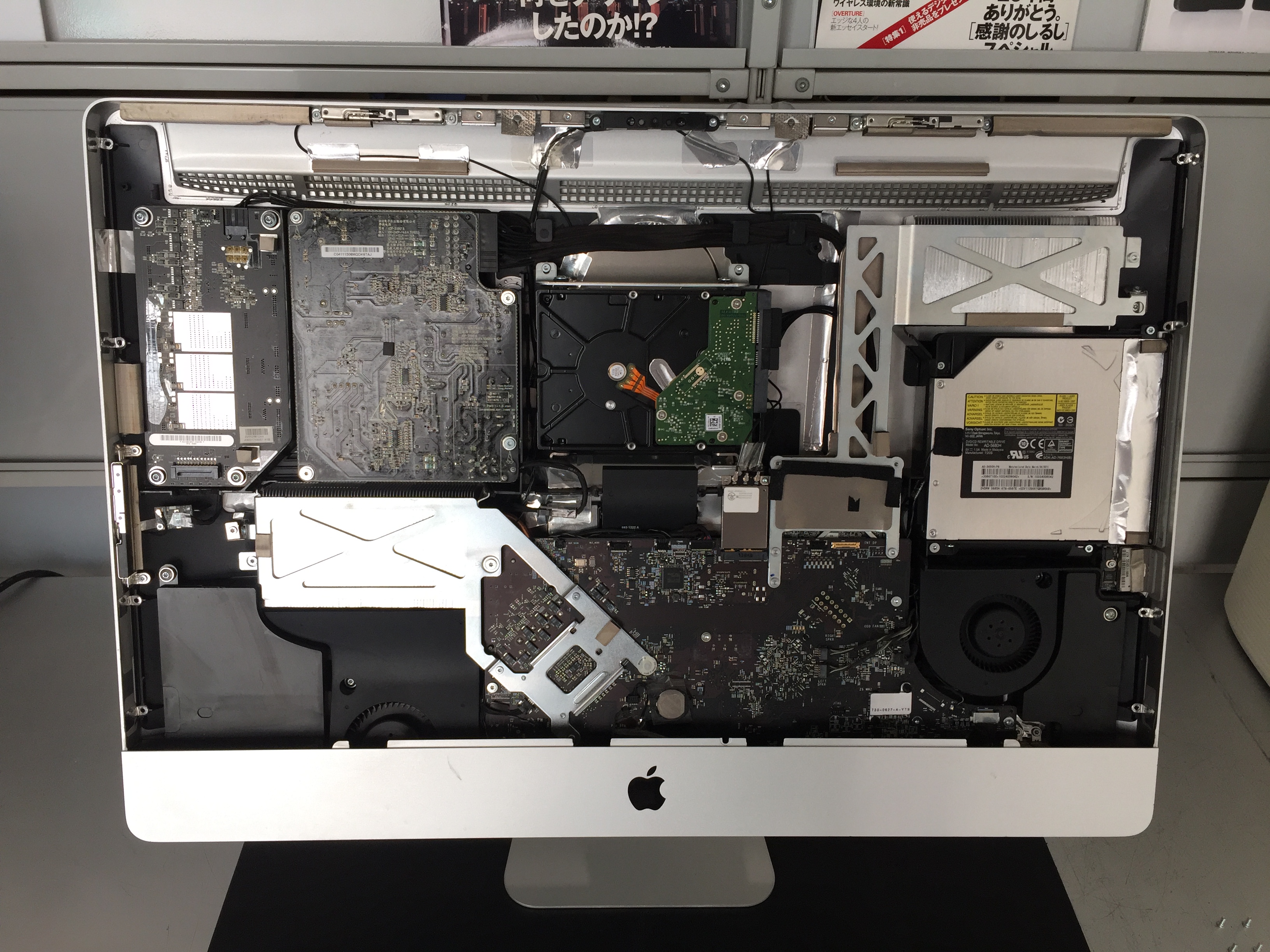 突然液晶モニタが真っ暗になるimacの修理 Mac修理アースト