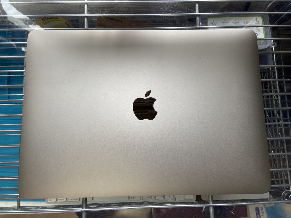 MacBook Pro 13ｲﾝﾁ スペースグレー　液晶不具合